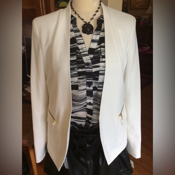 Robert Rodriguez Jackets & Blazers - Robert Rodriguez Cream Open Crepe Zip Blazer/Jacket Size 6, NWT